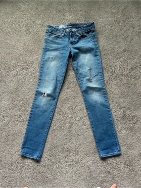 GAP Women’s Blue Distressed Skinny Jeans